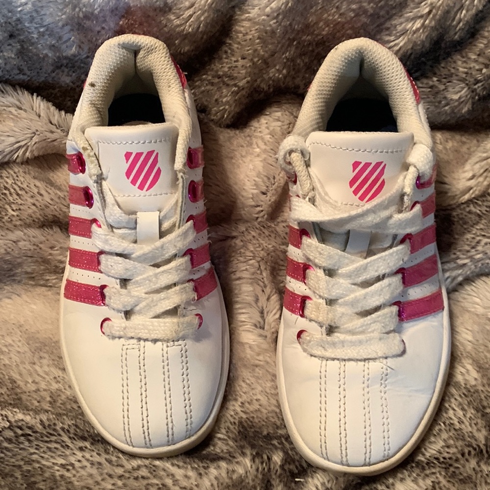 Size 13 Kswiss leather tennis shoes.